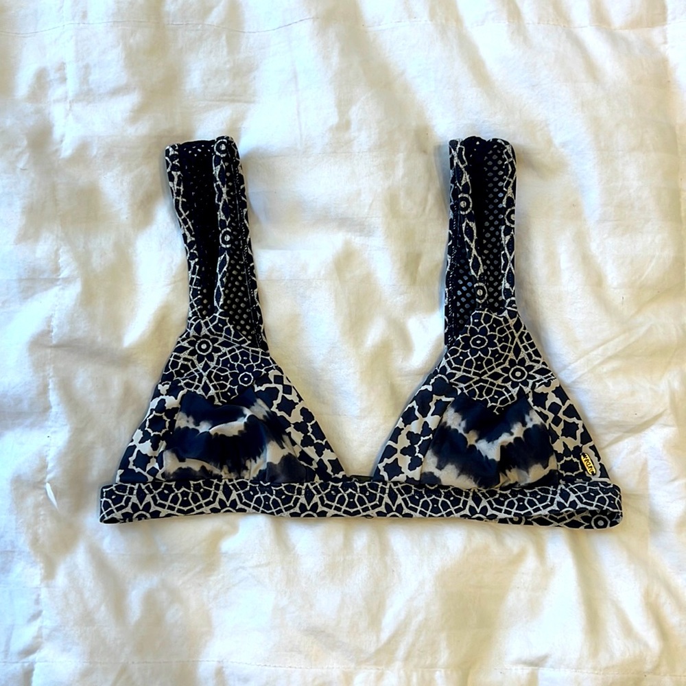 Rip Curl Pattern Block Triangle Top - image 1